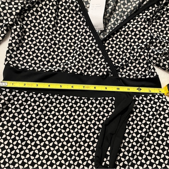 BCBGMaxazria - Picture 12 of 13